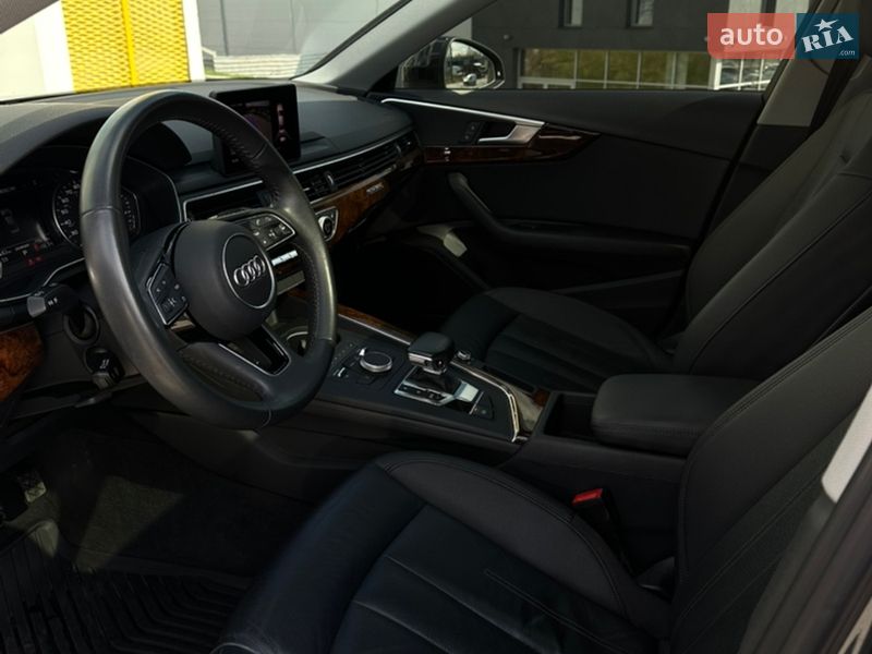 Седан Audi A4 2019 в Львове