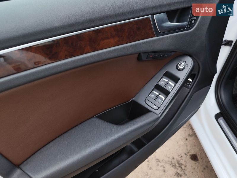Седан Audi A4 2012 в Чернигове