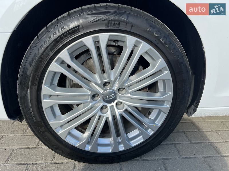 Универсал Audi A4 2021 в Львове
