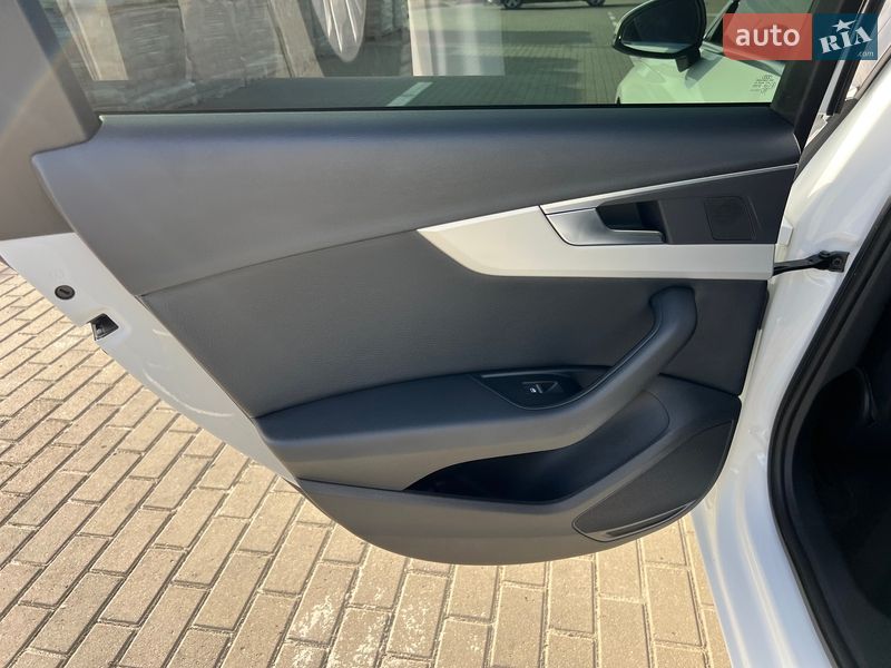 Универсал Audi A4 2021 в Львове