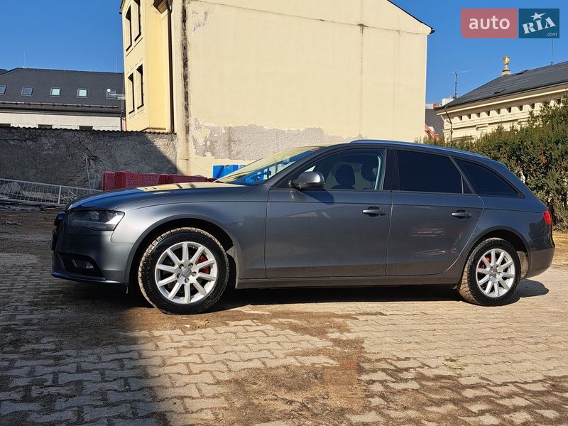 Універсал Audi A4 2012 в Ужгороді