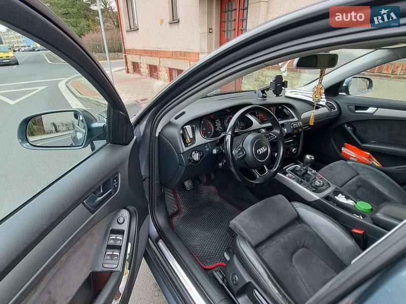 Універсал Audi A4 2012 в Ужгороді