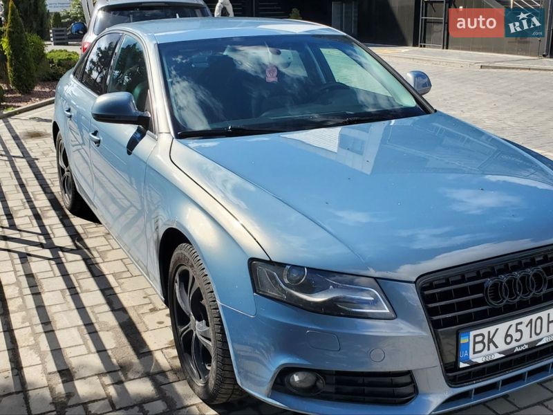 Седан Audi A4 2008 в Сарнах