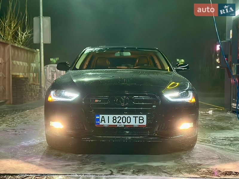 Седан Audi A4 2015 в Киеве