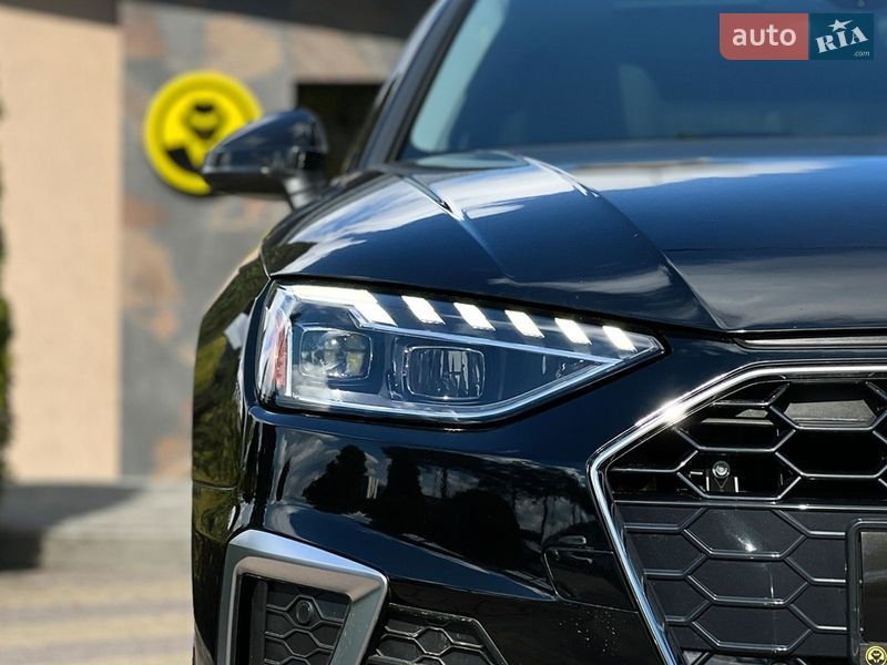 Седан Audi A4 2022 в Львове