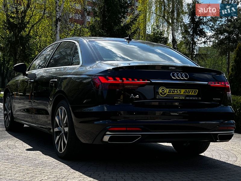 Седан Audi A4 2022 в Львове
