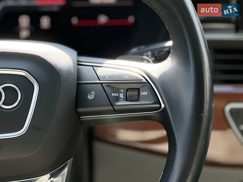 Седан Audi A4 2022 в Львове