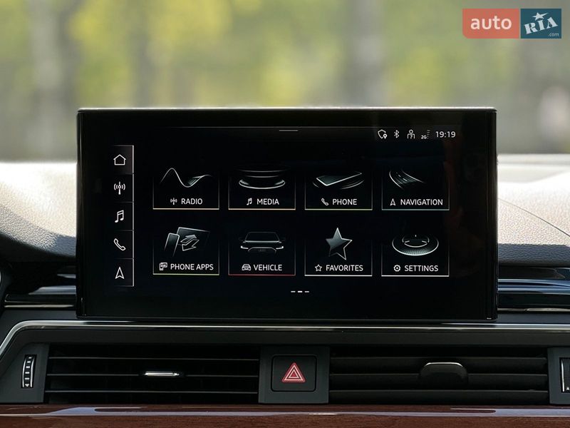 Седан Audi A4 2022 в Львове