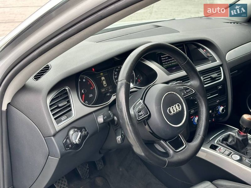 Седан Audi A4 2013 в Луцьку