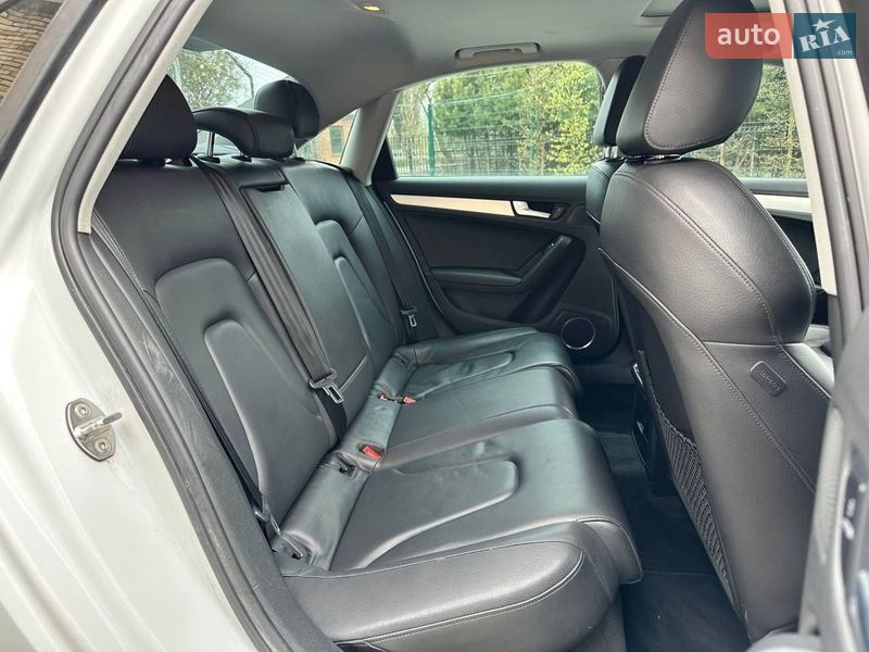 Седан Audi A4 2013 в Луцьку