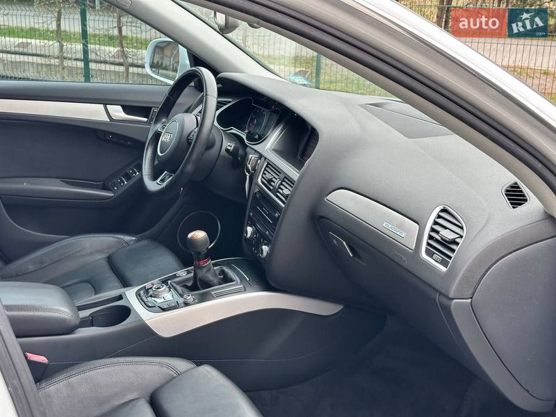 Седан Audi A4 2013 в Луцьку