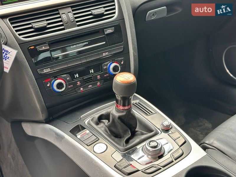 Седан Audi A4 2013 в Луцьку