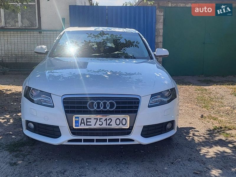 Седан Audi A4 2010 в Дніпрі