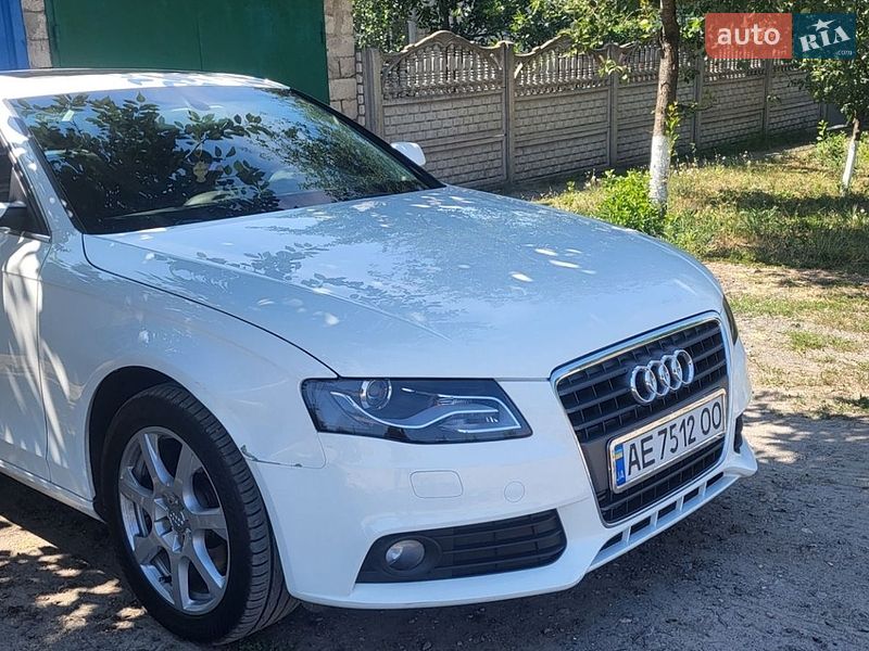 Седан Audi A4 2010 в Дніпрі