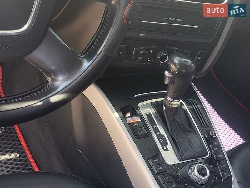 Седан Audi A4 2010 в Дніпрі