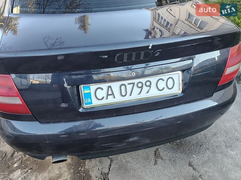 Седан Audi A4 2000 в Умані