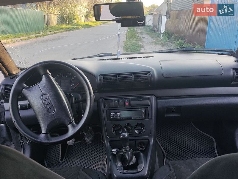 Седан Audi A4 1997 в Новій Басані