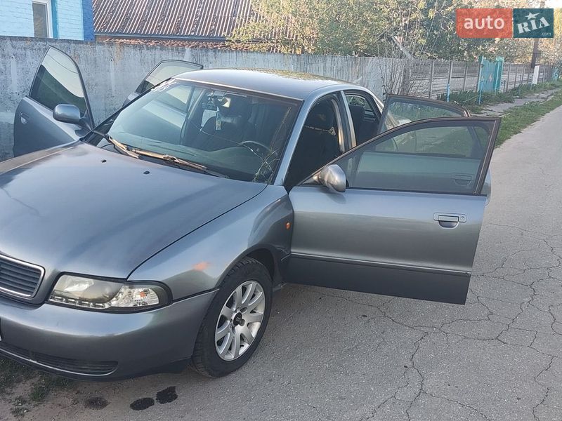 Седан Audi A4 1997 в Новій Басані