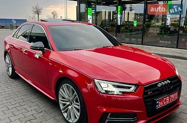 Audi A4  2016