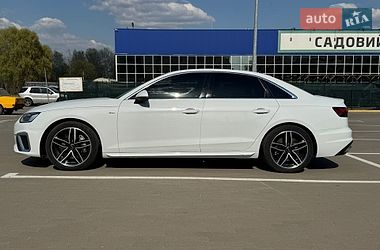 Audi A4  2023