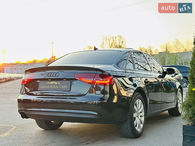 Седан Audi A4 2012 в Харькове