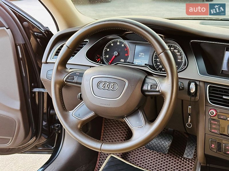 Седан Audi A4 2012 в Харькове