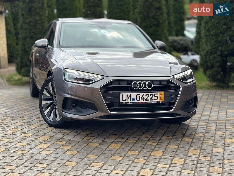 Седан Audi A4 2019 в Сваляве