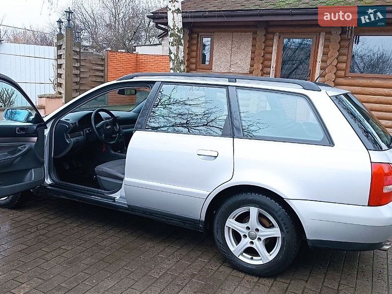 Универсал Audi A4 2001 в Карнауховке