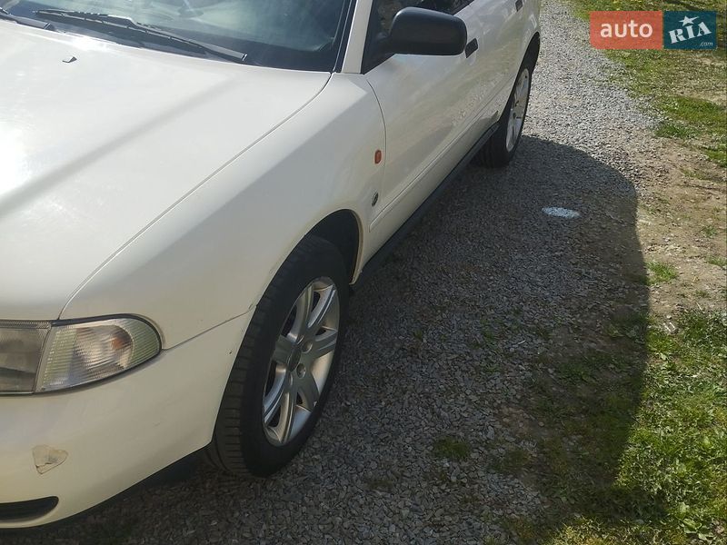 Седан Audi A4 1996 в Ровно