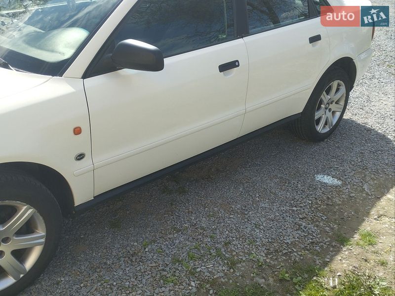 Седан Audi A4 1996 в Ровно