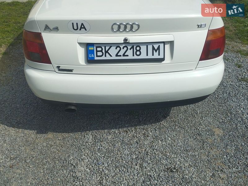 Седан Audi A4 1996 в Ровно