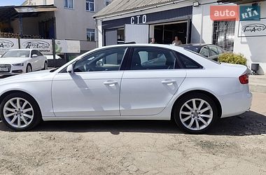 Седан Audi A4 2012 в Чернигове