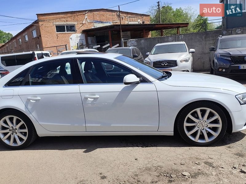 Седан Audi A4 2012 в Чернигове