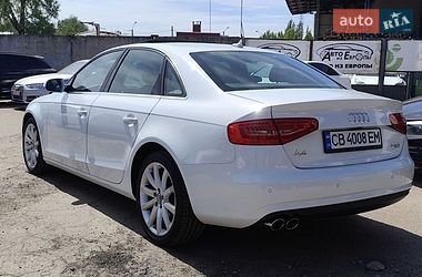 Седан Audi A4 2012 в Чернигове