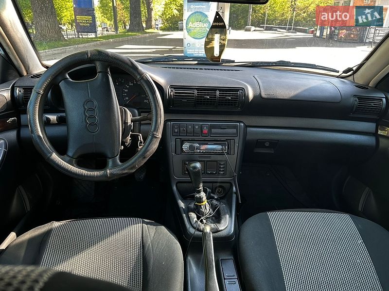 Седан Audi A4 1997 в Хмельницком