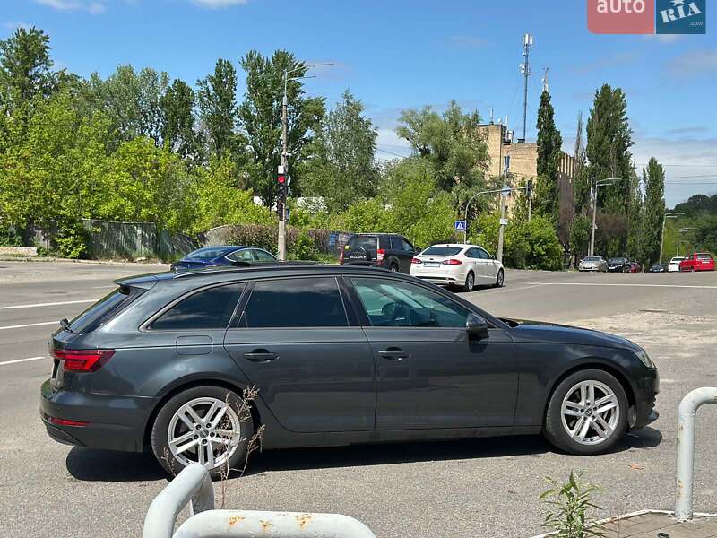 Универсал Audi A4 2018 в Киеве