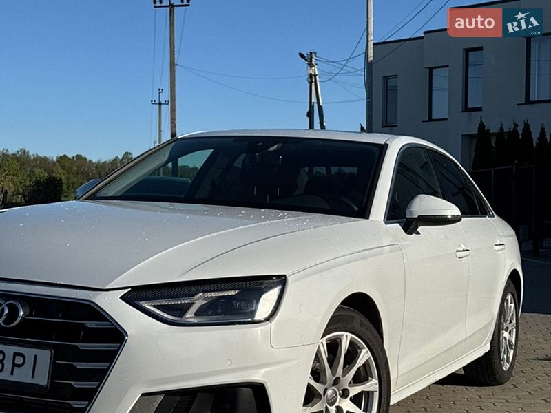 Седан Audi A4 2019 в Львові