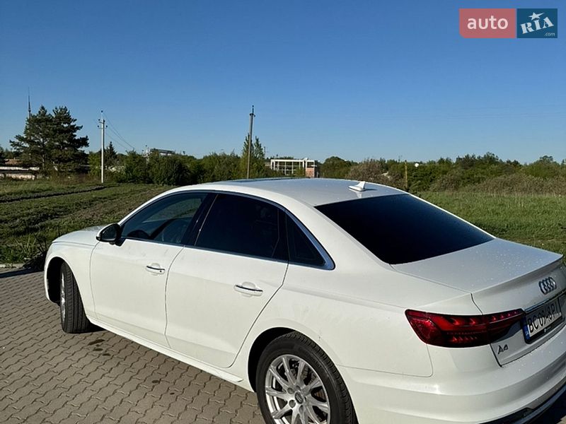 Седан Audi A4 2019 в Львові