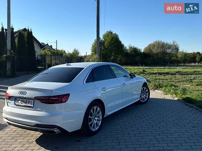 Седан Audi A4 2019 в Львові