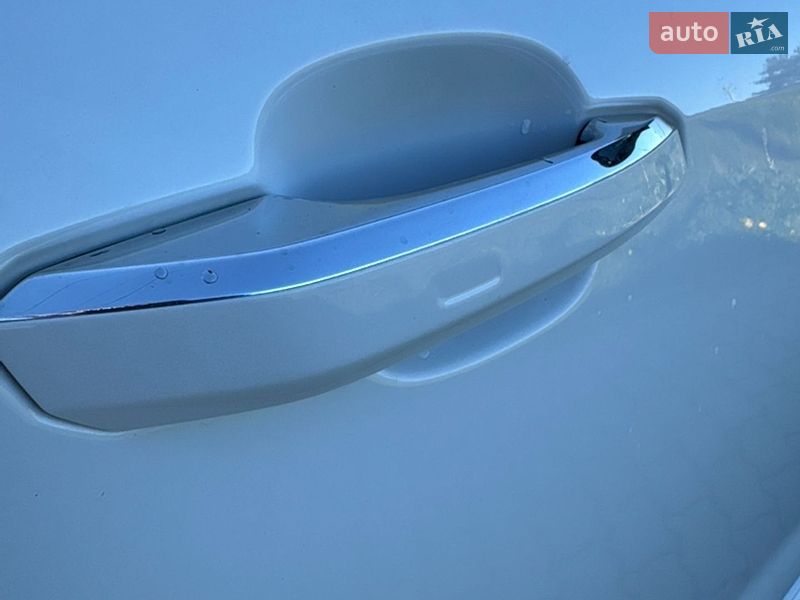 Седан Audi A4 2019 в Львові
