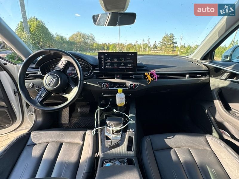 Седан Audi A4 2019 в Львові