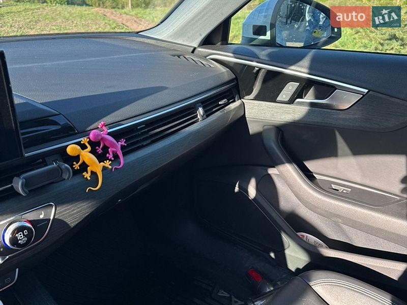 Седан Audi A4 2019 в Львові