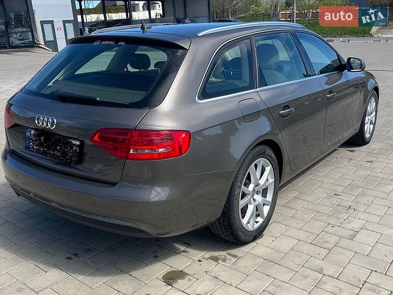 Універсал Audi A4 2013 в Чернівцях