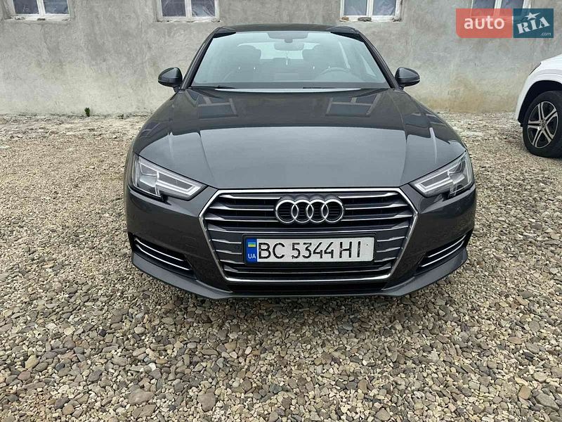 Седан Audi A4 2018 в Львові