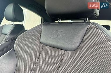 Седан Audi A4 2018 в Львові