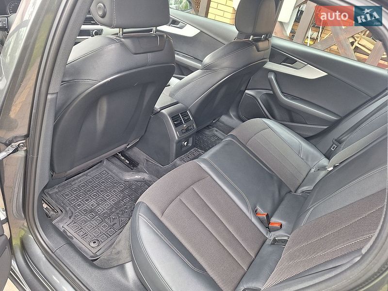 Седан Audi A4 2018 в Львові