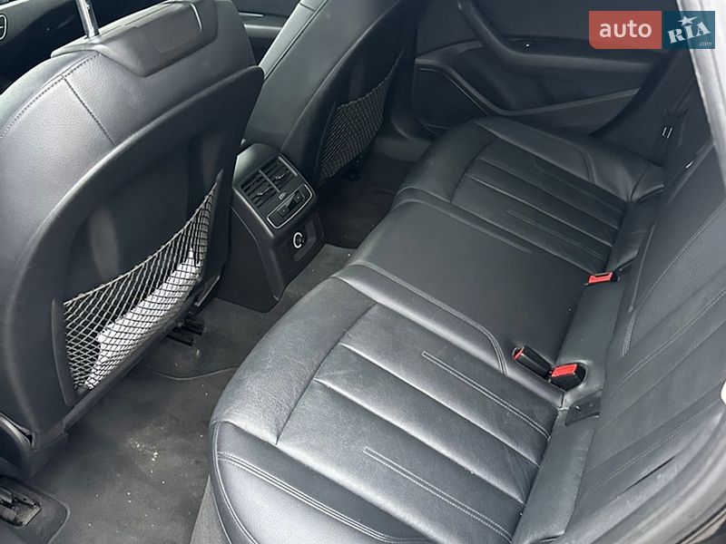 Седан Audi A4 2017 в Львове