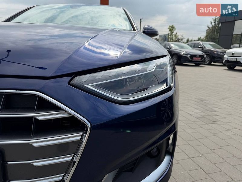 Седан Audi A4 2021 в Львове