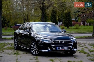 Audi A4  2023