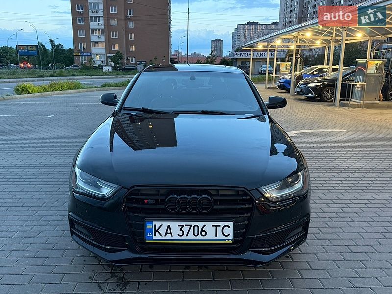 Седан Audi A4 2015 в Киеве